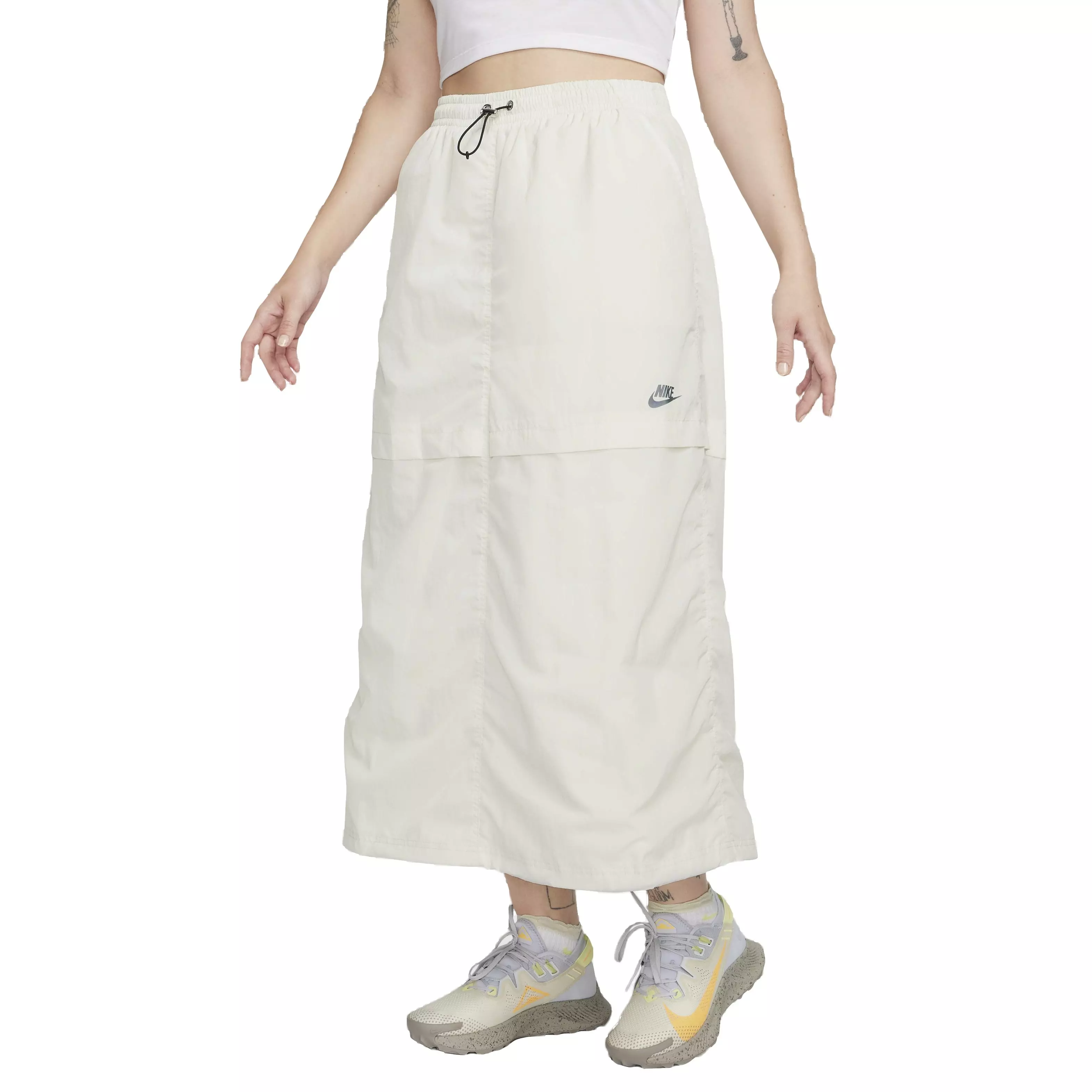 【新品タグ付き】NIKE ナイキ　TECH PACK WOVEN SKIRT Buy Nike Women's Woven Tech Pack Skirt 'Black' - CZ8938 010
